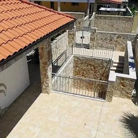 Apartamento Lido Pizzo - Cod 200