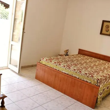 Apartamento Lido Pizzo - Cod 200