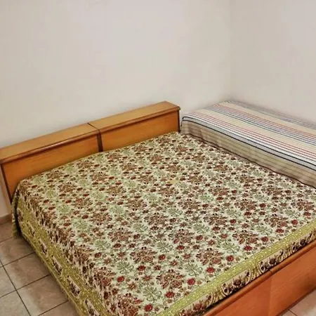 Apartamento Lido Pizzo - Cod 200 *